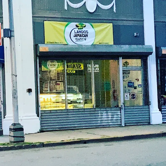 Landos Jamaican Resturant/Bakery Picture 5