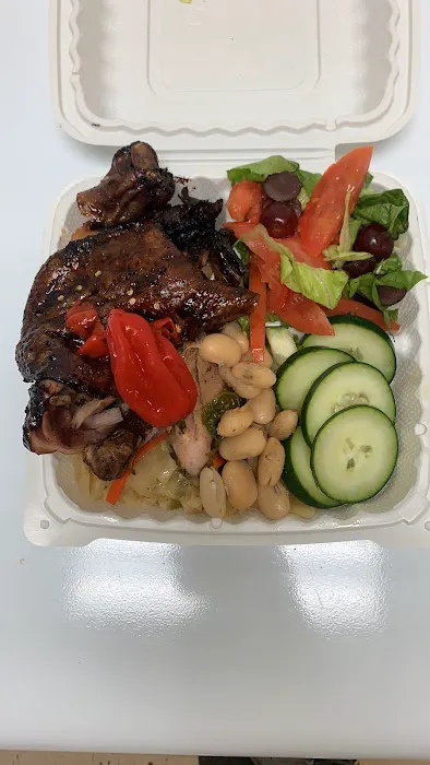 Landos Jamaican Resturant/Bakery Picture 3