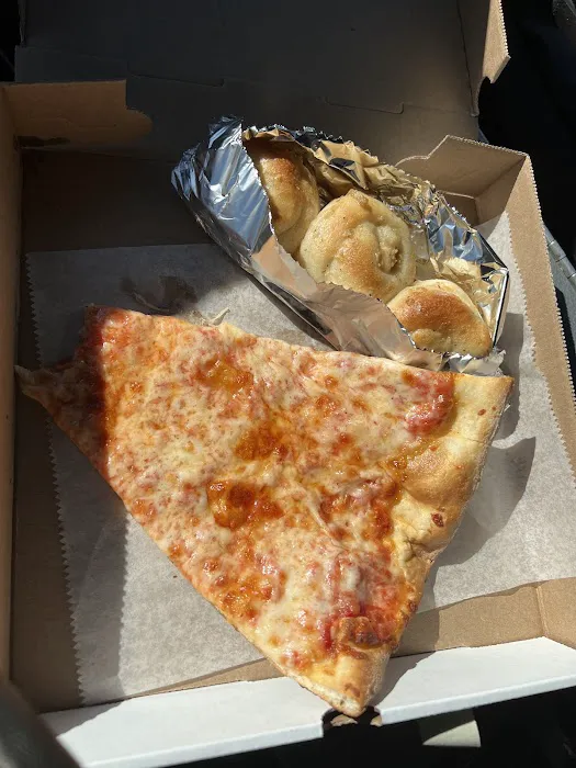 Gino's Pizza Picture 10