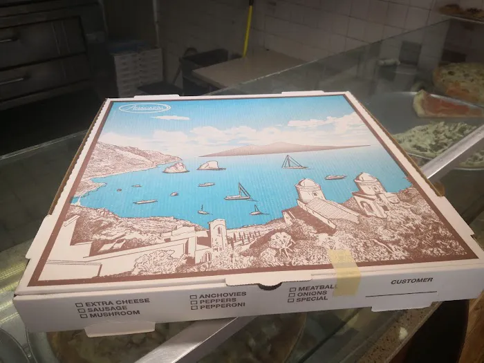 Gino's Pizza Picture 5