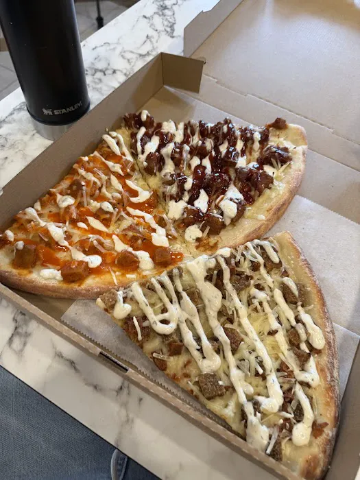 THAT PIZZA PLACE IN LEVITTOWN Picture 2