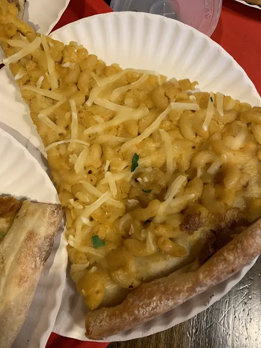 THAT PIZZA PLACE IN LEVITTOWN Picture 4