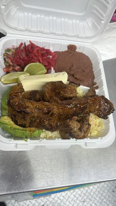 Sabor de mi Tierra Honduras Food Truck Picture 4