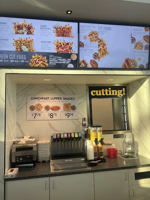 New York Fries Roosevelt Field Picture 2