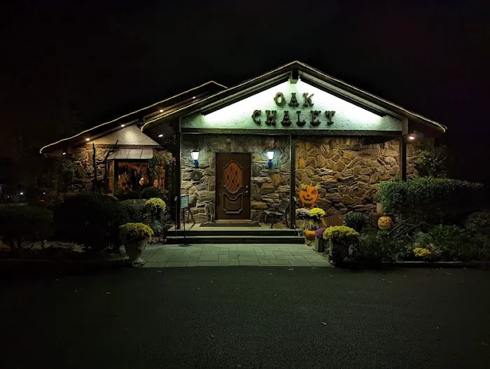 Oak Chalet Picture 1