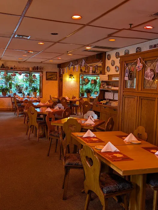 Oak Chalet Picture 7