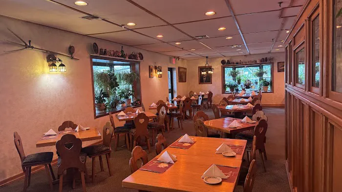 Oak Chalet Picture 2