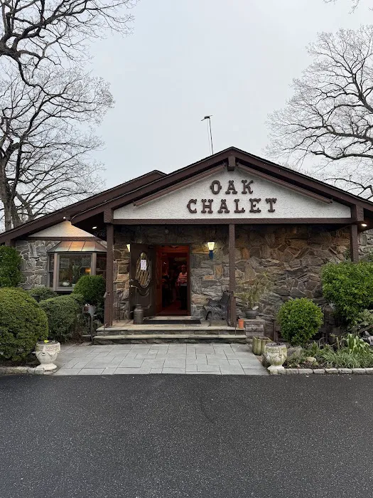 Oak Chalet Picture 10