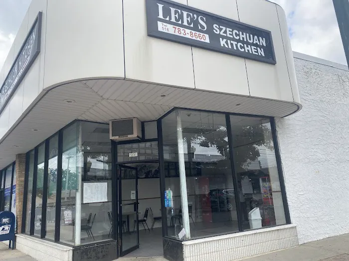 Lee's Szechuan Kitchen Picture 1
