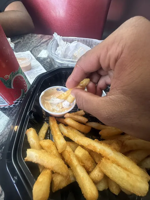 Baba’s Halal Hot Chicken & Smash Burgers Picture 1