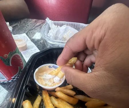 Baba’s Halal Hot Chicken & Smash Burgers