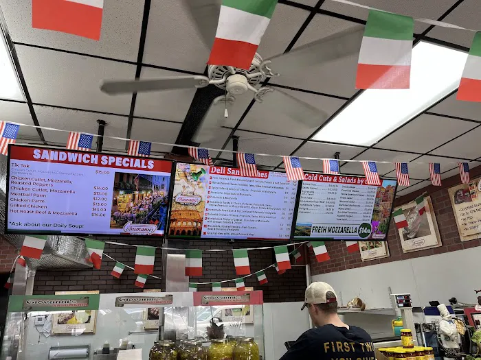 Giovanni's Salumeria Picture 10