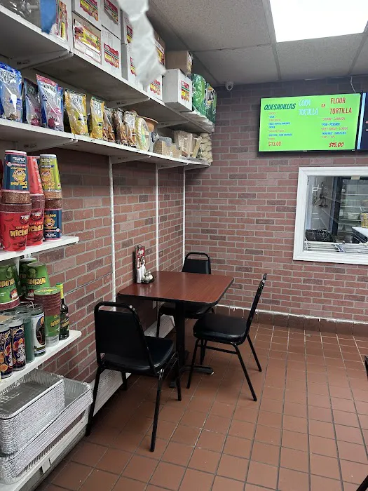 Acapulco Plaza Grocery & Deli Picture 7