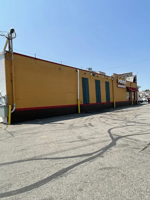 Popeyes Louisiana Kitchen Picture 2