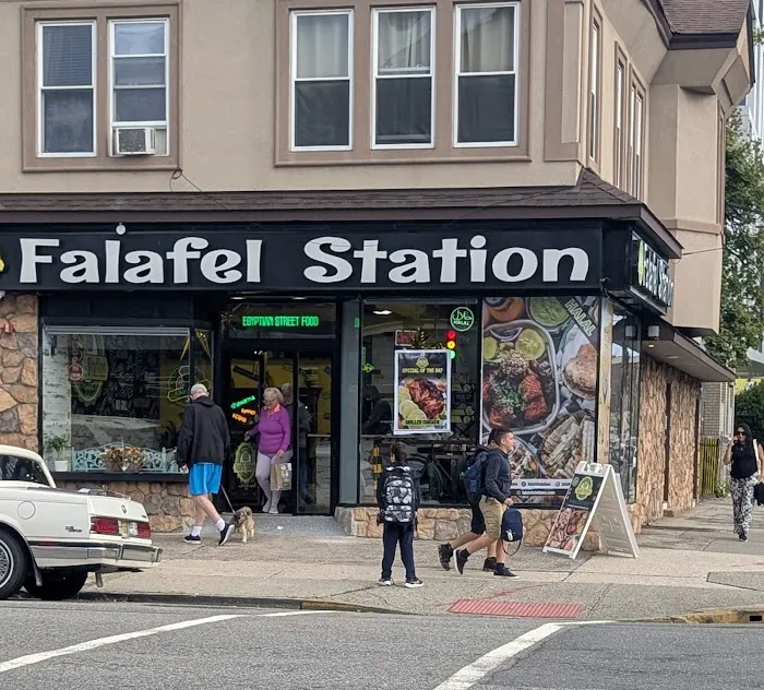 Falafel station Picture 10