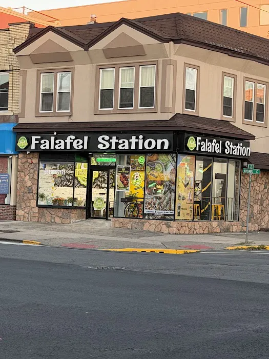 Falafel station Picture 9