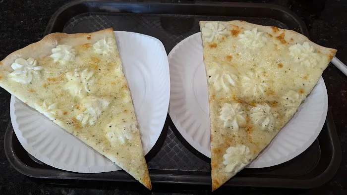 Kingdom Pizza Picture 7