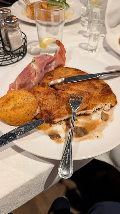 Campania Coal-Fired Pizza Picture 9