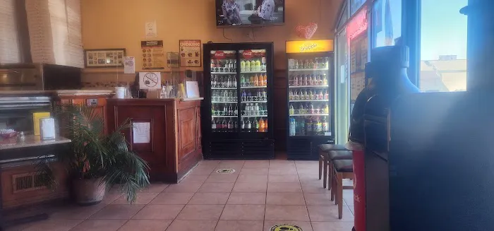 J and B Pizzeria Restaurant Picture 6