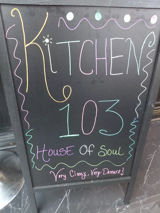 Kitchen 103 House of soulfood Picture 3