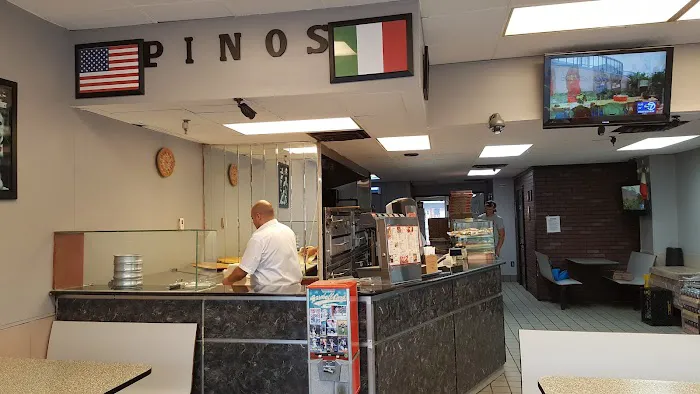 Pino's Pizzeria Picture 7