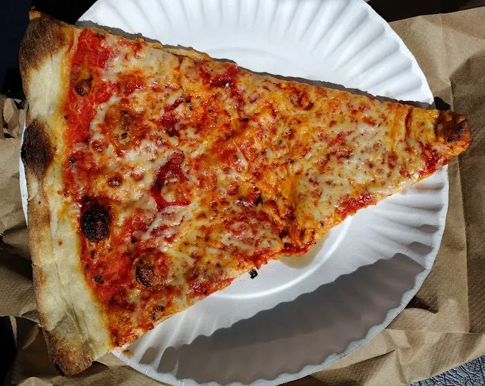 Pino's Pizzeria Picture 10