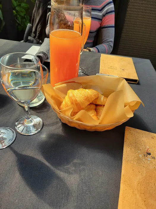 1730 Wine Bar & Eats Picture 9