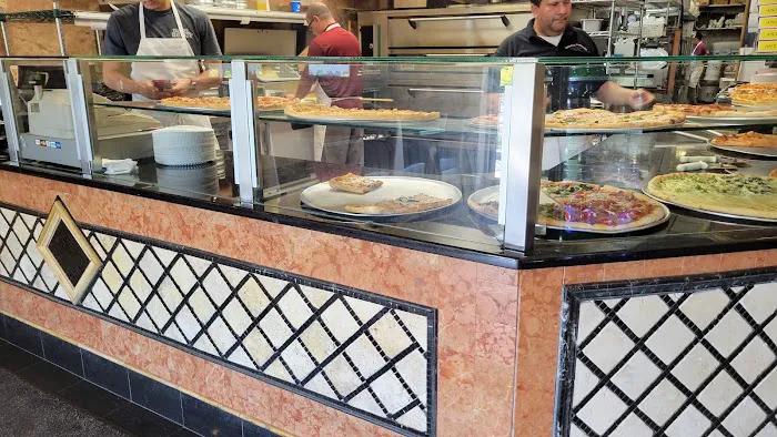 Anthony Francos Pizza Lincoln Park Picture 10