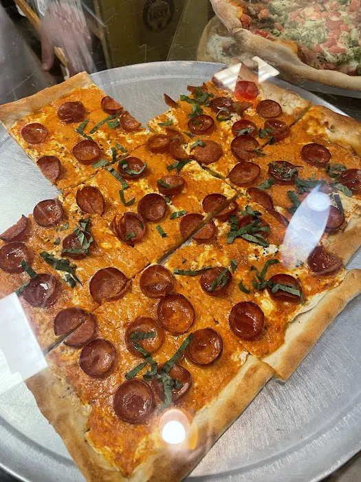 Anthony Francos Pizza Lincoln Park Picture 5