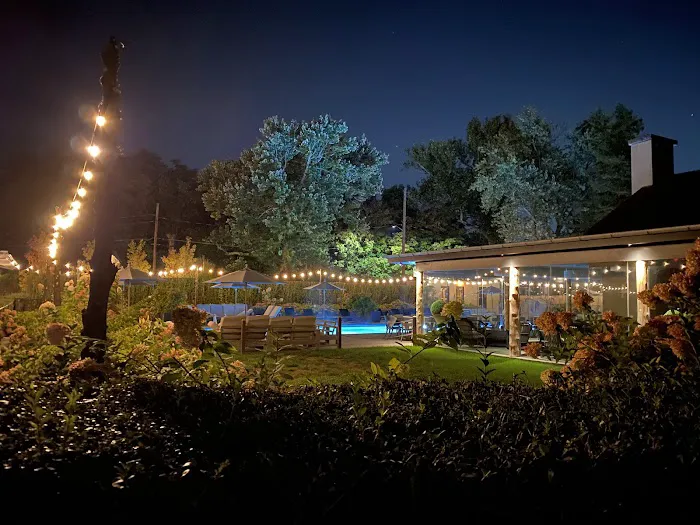 Seven Lakes Station Picture 3