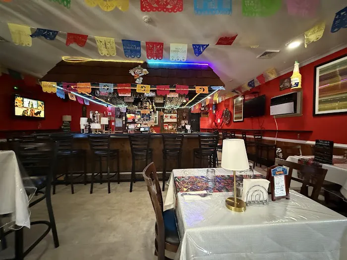 Two Friends Restaurant Bar and Deli Picture 2