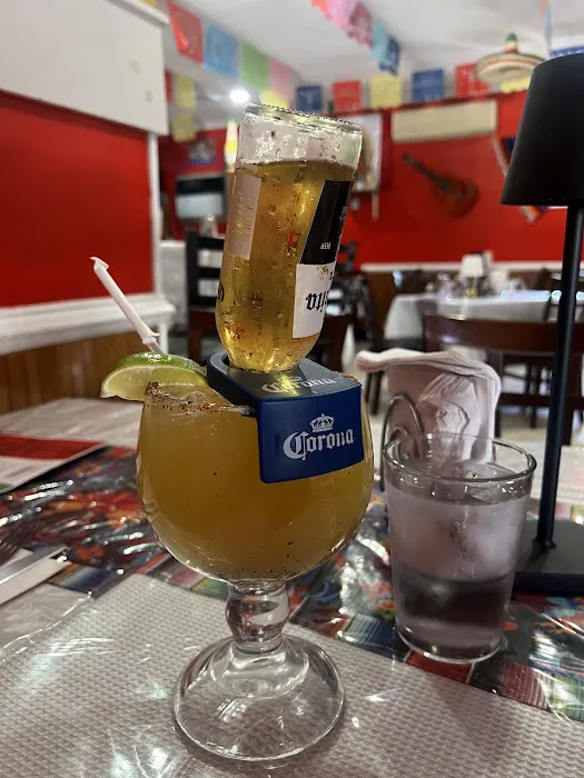 Two Friends Restaurant Bar and Deli Picture 10