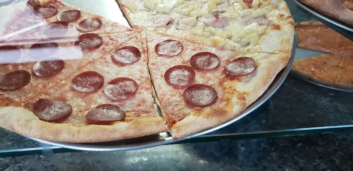 Valentino's Pizzeria & Restaurant Picture 4