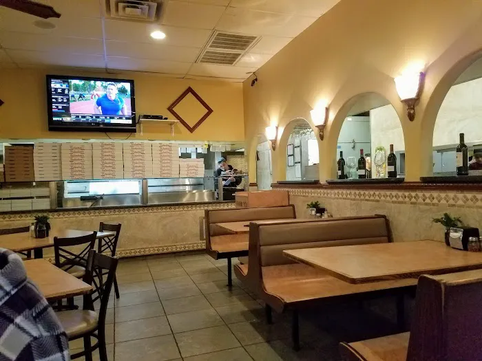 Valentino's Pizzeria & Restaurant Picture 9