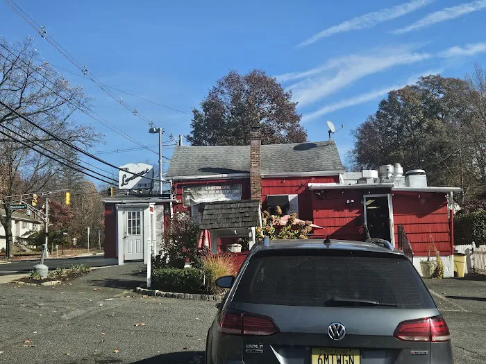 The Landmark Picture 9