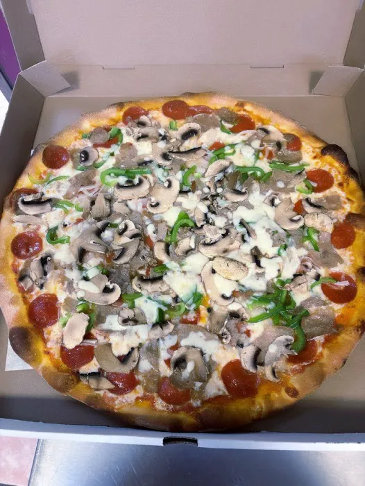 Lazio's Pizzeria & Family Restaurant Picture 6