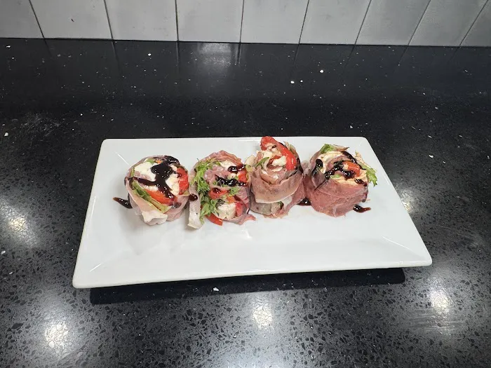 Vitos Pizzeria & Restaurant Picture 1