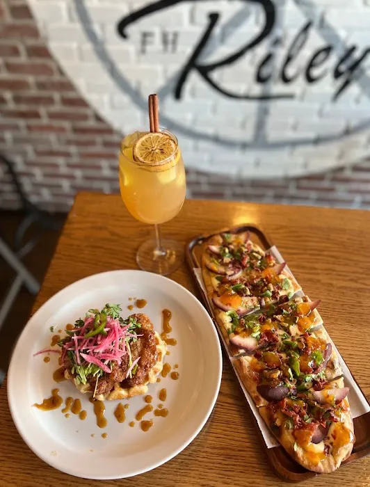 Riley's East Picture 2