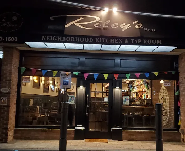 Riley's East Picture 6