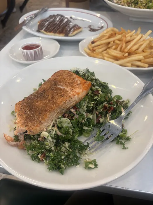 Sherwood Diner Picture 6