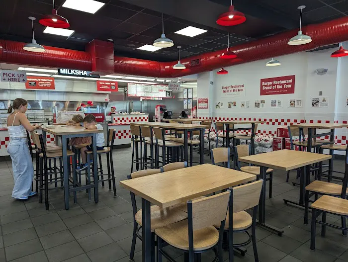 Five Guys Picture 9