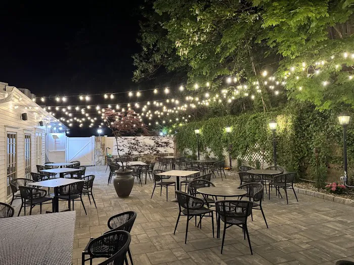 Lenny's Seafood & Steakhouse Picture 1