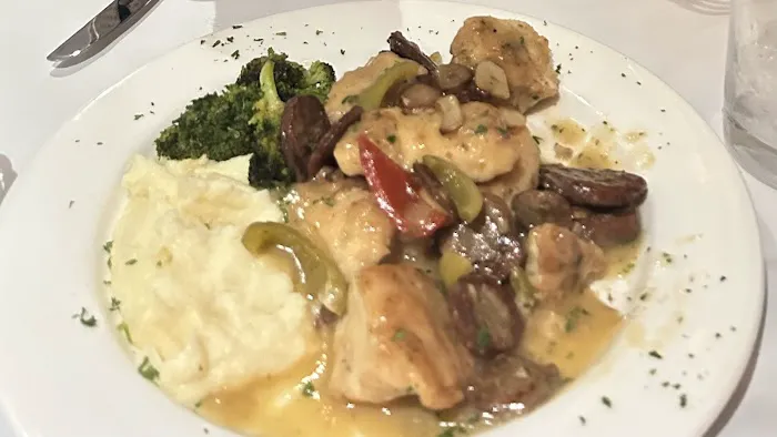 Lenny's Seafood & Steakhouse Picture 9