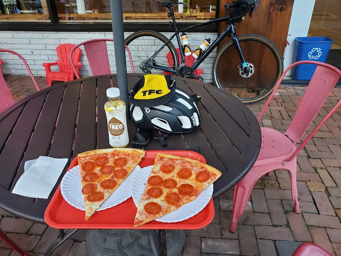 La Familia Pizza & Pasta of Pound Ridge Picture 6