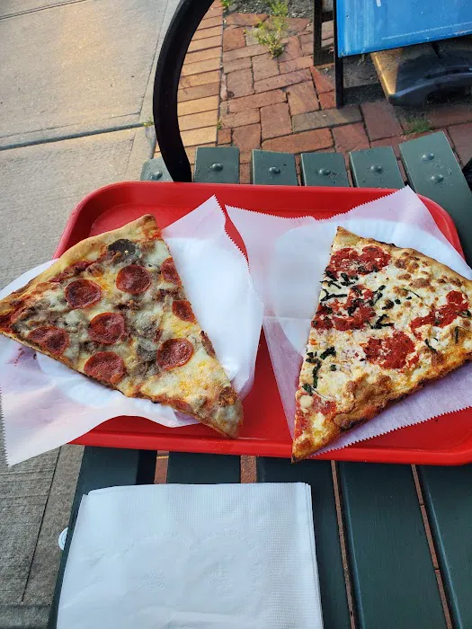 La Familia Pizza & Pasta of Pound Ridge Picture 4