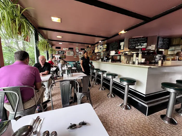 Lakeside Diner Picture 2