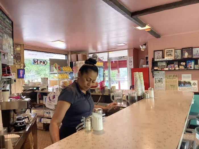 Lakeside Diner Picture 10