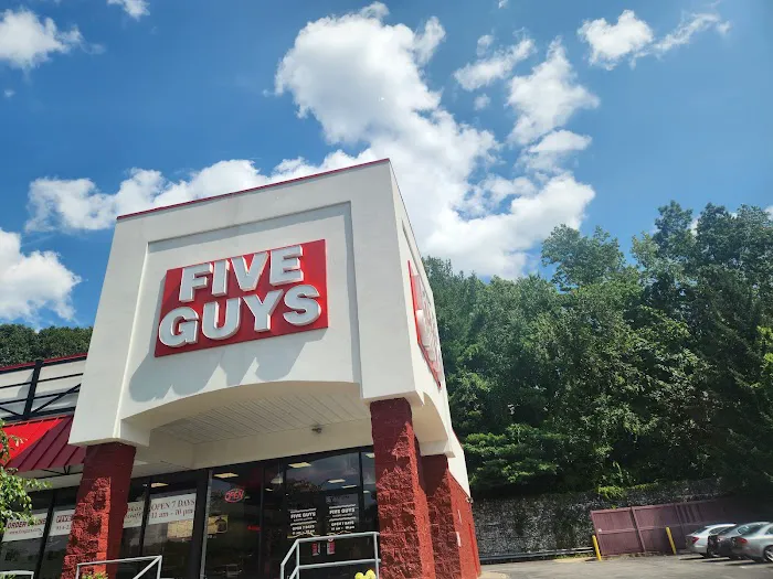 Five Guys Picture 2