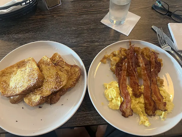 Dehlia's Restaurant Picture 9