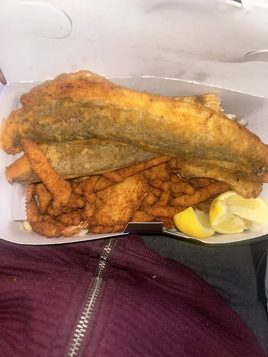 MAINPORT FISH&CHIPS Picture 3